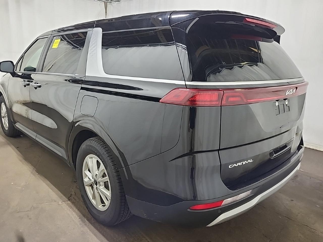 Kia Carnival LX FWD w/Seat Pkg 2024