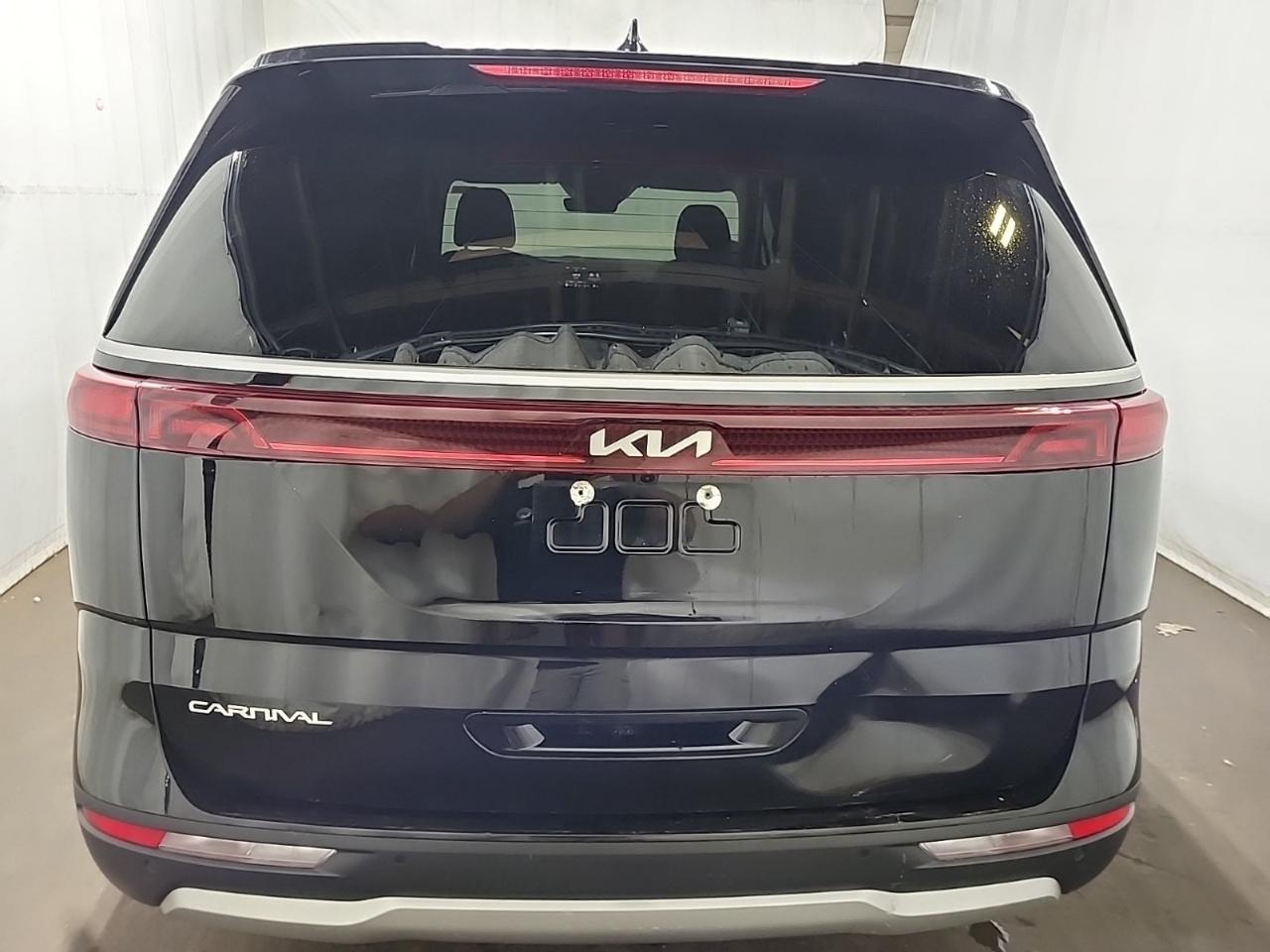 Kia Carnival LX FWD w/Seat Pkg 2024