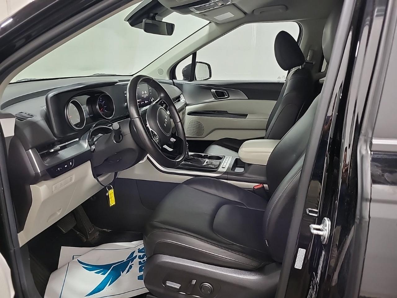 Kia Carnival LX FWD w/Seat Pkg 2024