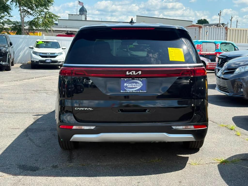 Kia Carnival LX FWD w/Seat Pkg 2024