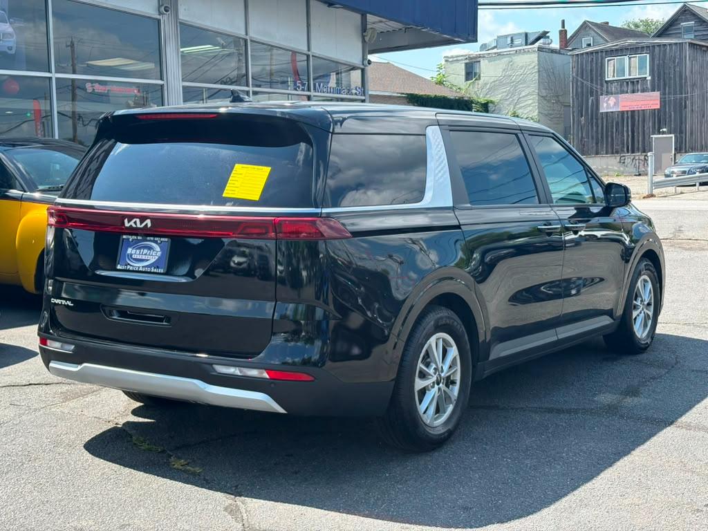 Kia Carnival LX FWD w/Seat Pkg 2024