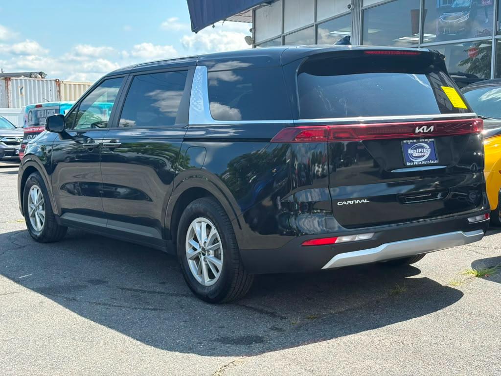 Kia Carnival LX FWD w/Seat Pkg 2024
