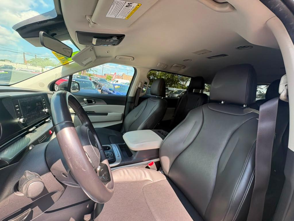 Kia Carnival LX FWD w/Seat Pkg 2024