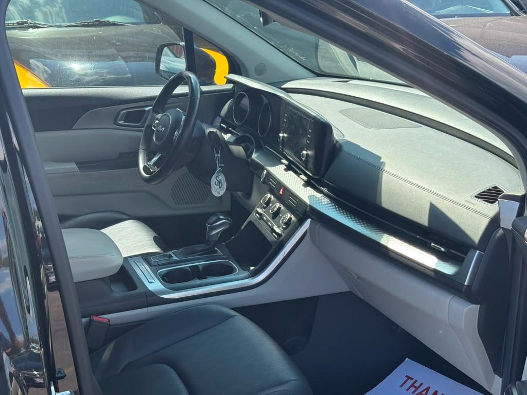 Kia Carnival LX FWD w/Seat Pkg 2024