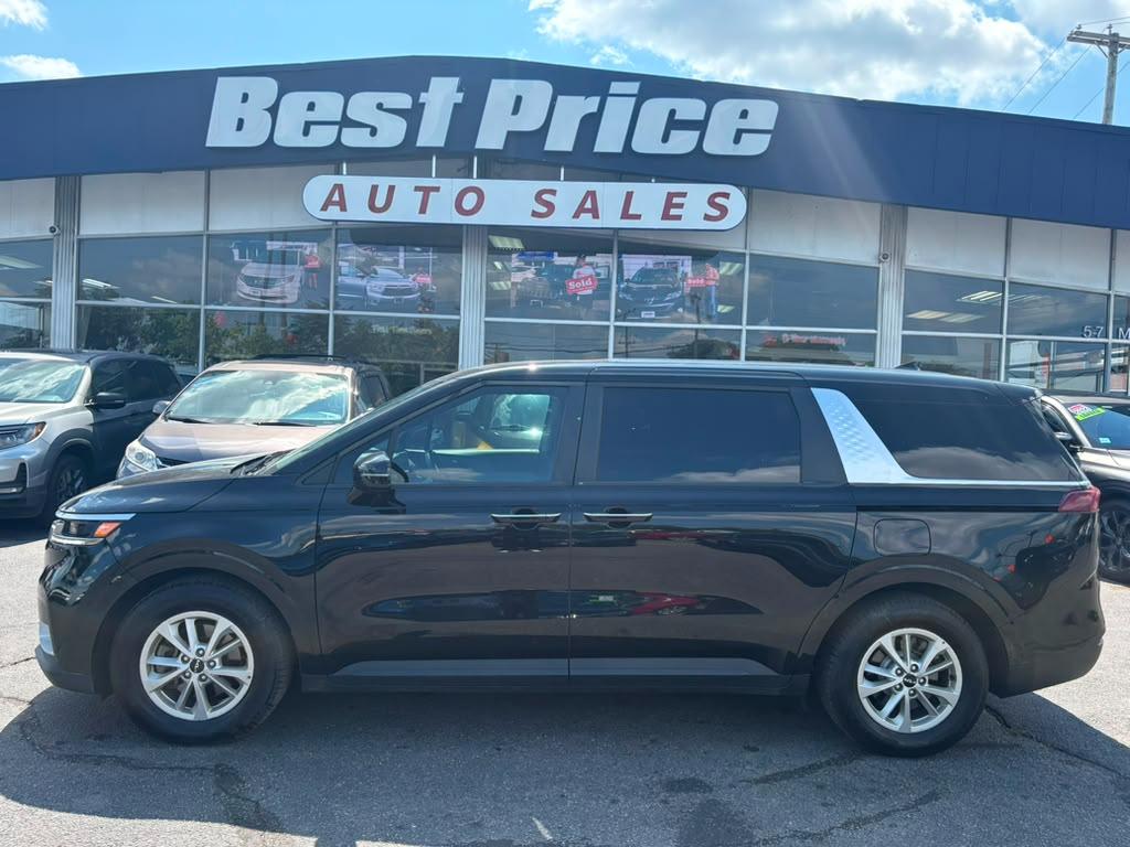 Kia Carnival LX FWD w/Seat Pkg 2024