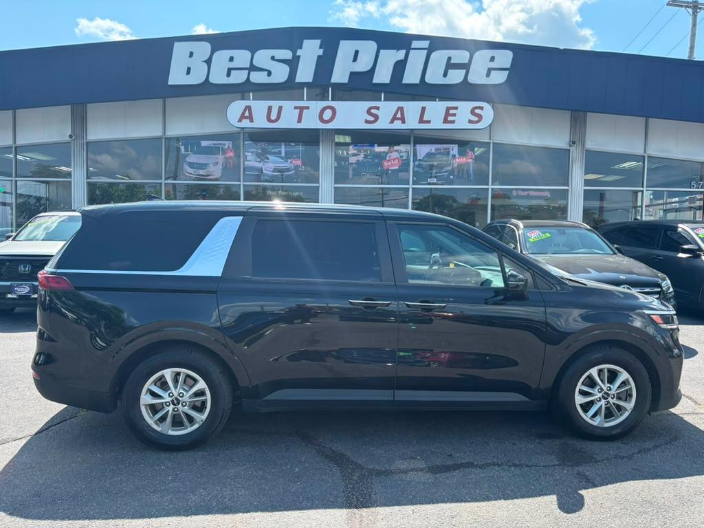 Kia Carnival LX FWD w/Seat Pkg 2024