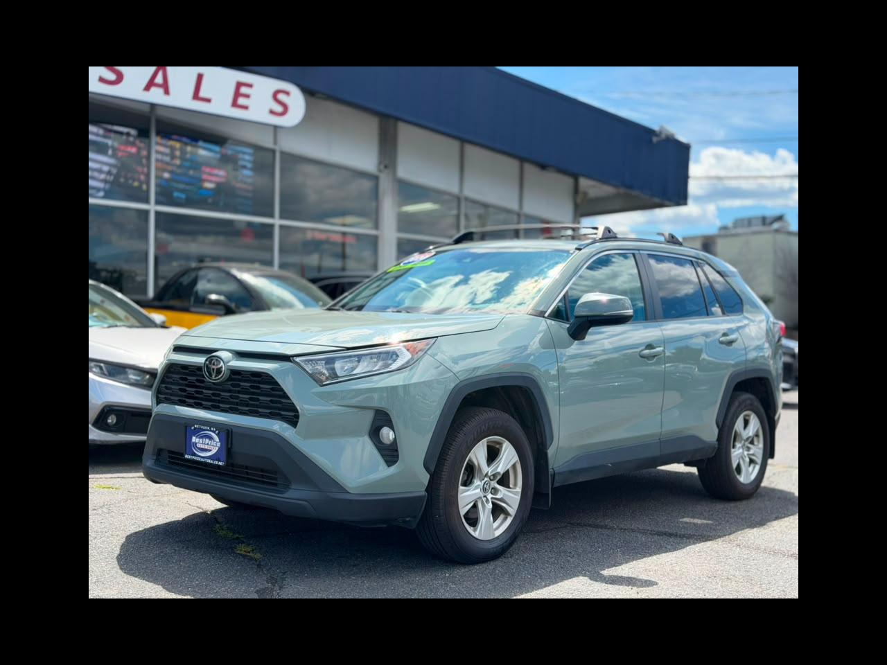 Toyota RAV4 XLE AWD (Natl) 2020