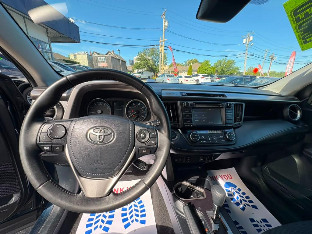 Toyota RAV4 XLE AWD (Natl) 2018