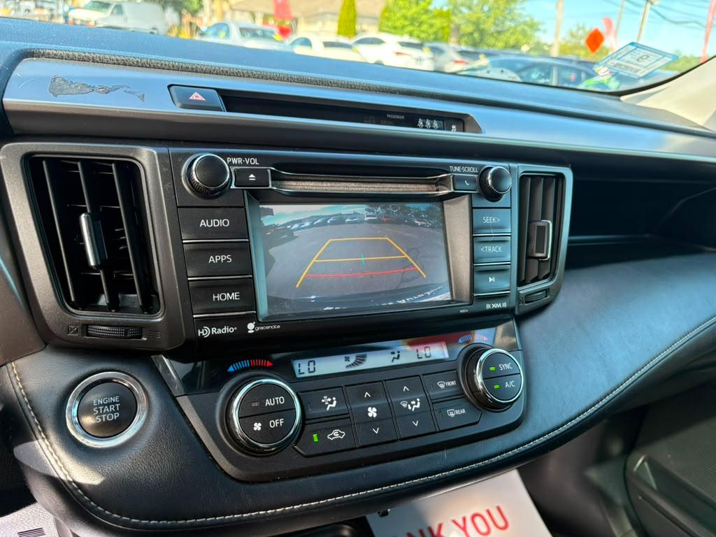Toyota RAV4 XLE AWD (Natl) 2018