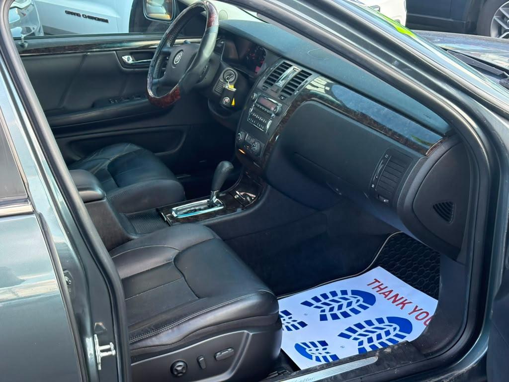 Cadillac DTS 4dr Sdn w/1SA 2010