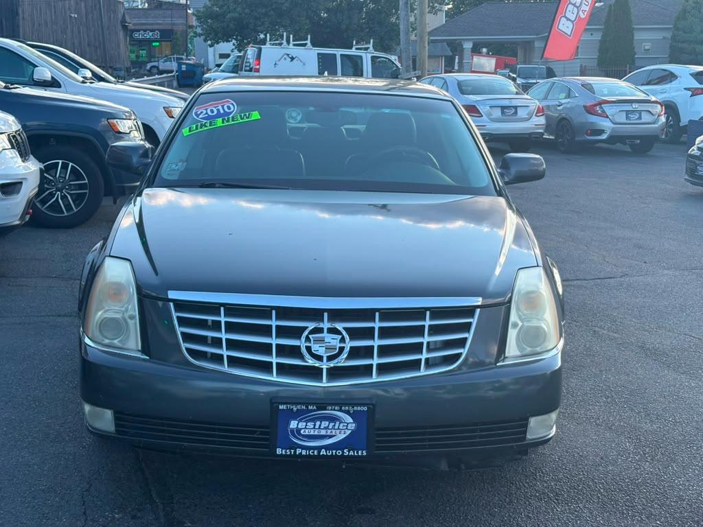Cadillac DTS 4dr Sdn w/1SA 2010