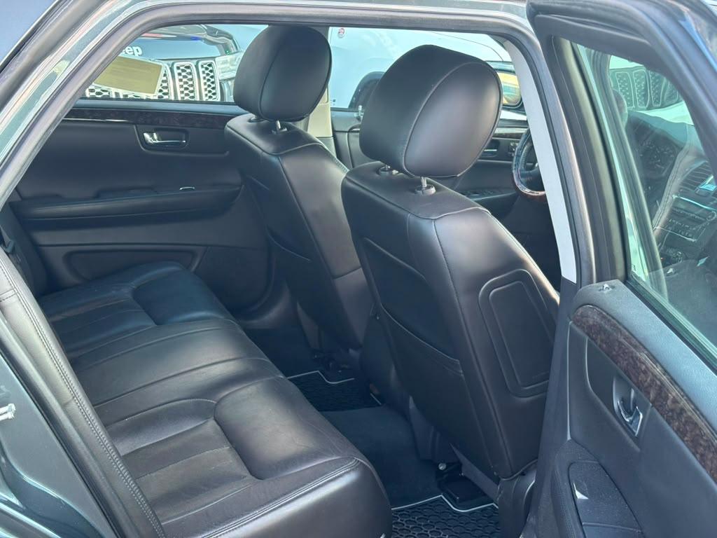 Cadillac DTS 4dr Sdn w/1SA 2010