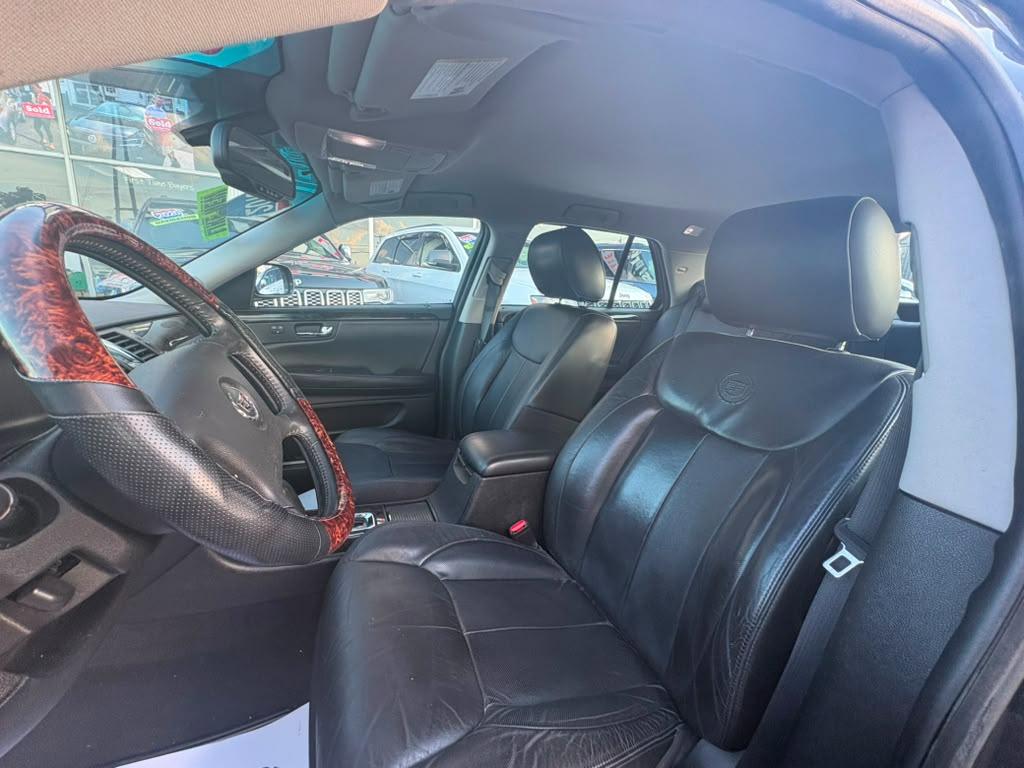 Cadillac DTS 4dr Sdn w/1SA 2010