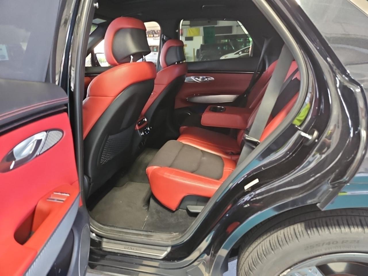 Genesis GV70 2.5T AWD 2023