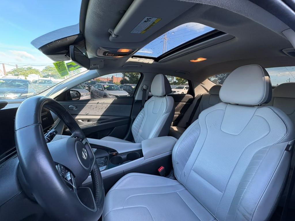 Hyundai Elantra Limited IVT 2024