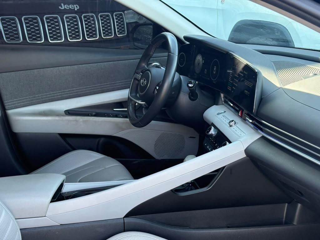 Hyundai Elantra Limited IVT 2024