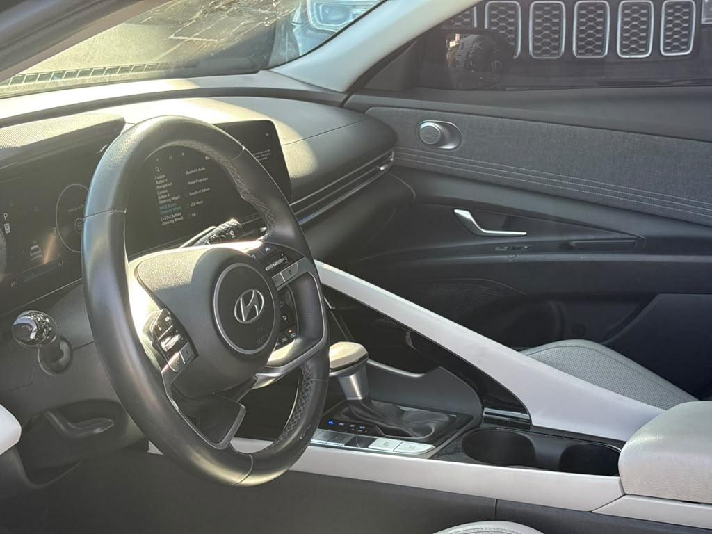 Hyundai Elantra Limited IVT 2024