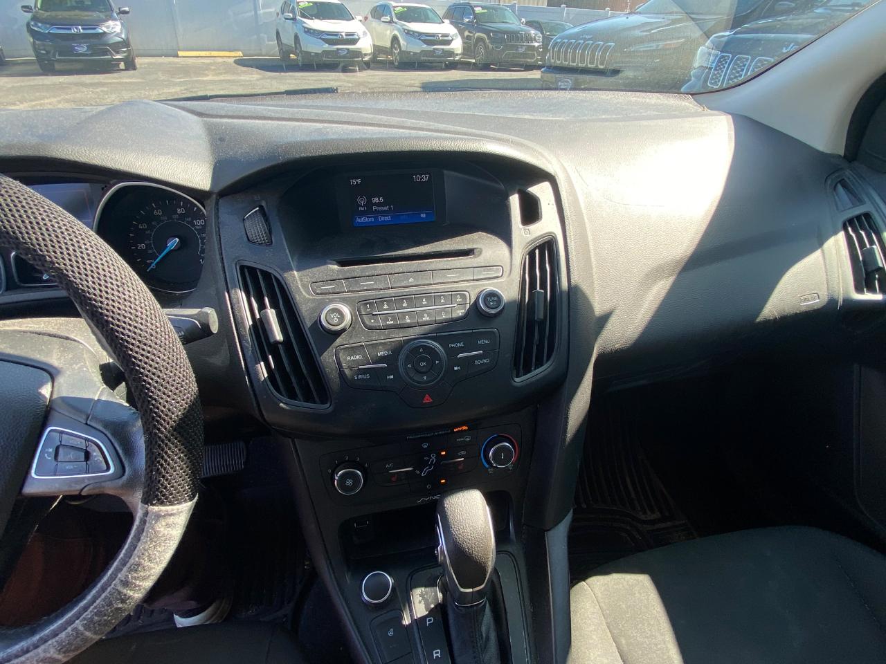Ford Focus SE Sedan 2017