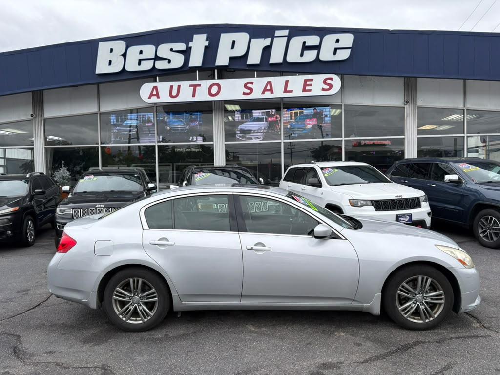 Infiniti G37 Sedan 4dr x AWD 2013