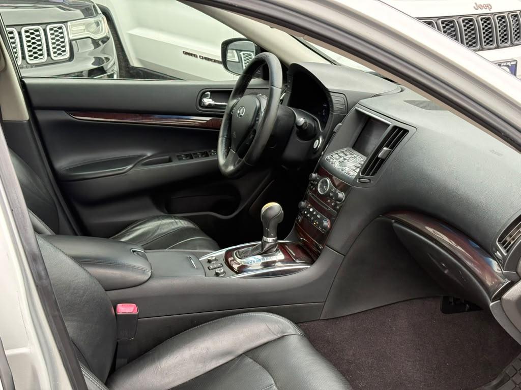 Infiniti G37 Sedan 4dr x AWD 2013