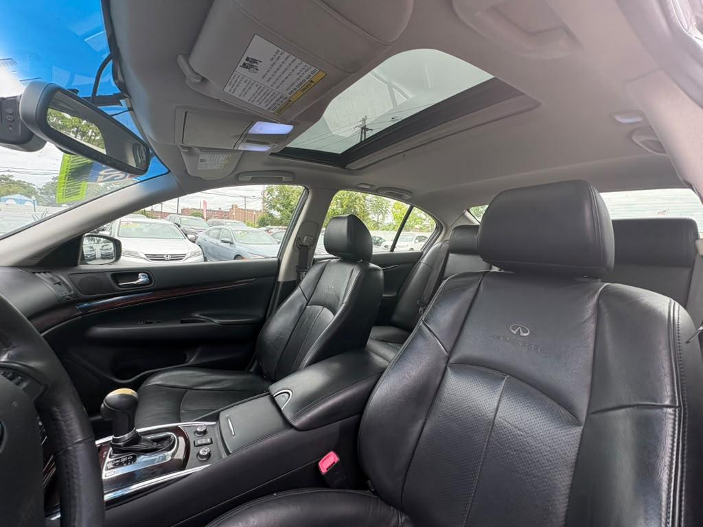 Infiniti G37 Sedan 4dr x AWD 2013