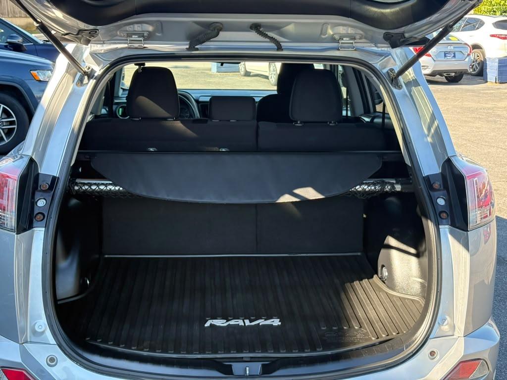 Toyota RAV4 AWD 4dr LE (Natl) 2016