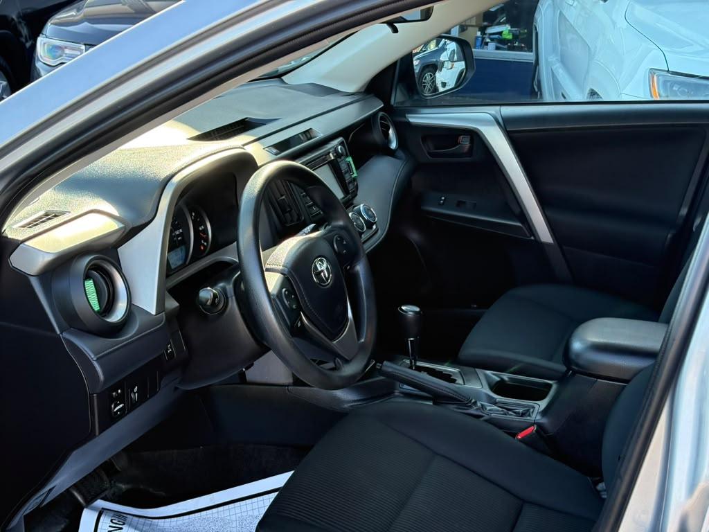Toyota RAV4 AWD 4dr LE (Natl) 2016