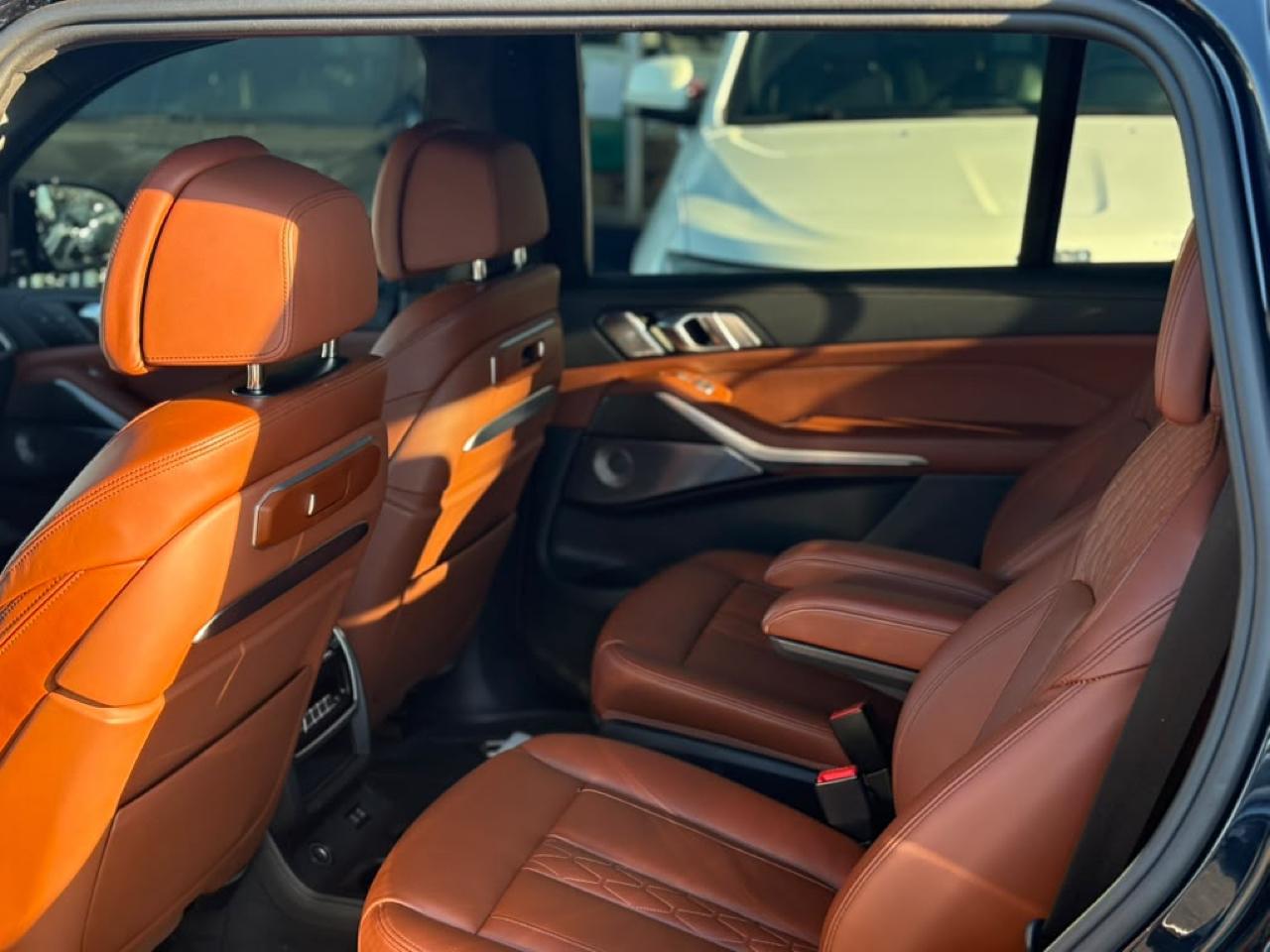 BMW X7 M60i Sports Activity Vehicle 2025