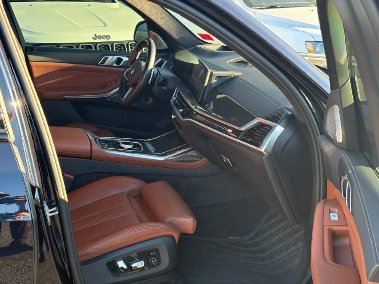 BMW X7 M60i Sports Activity Vehicle 2025