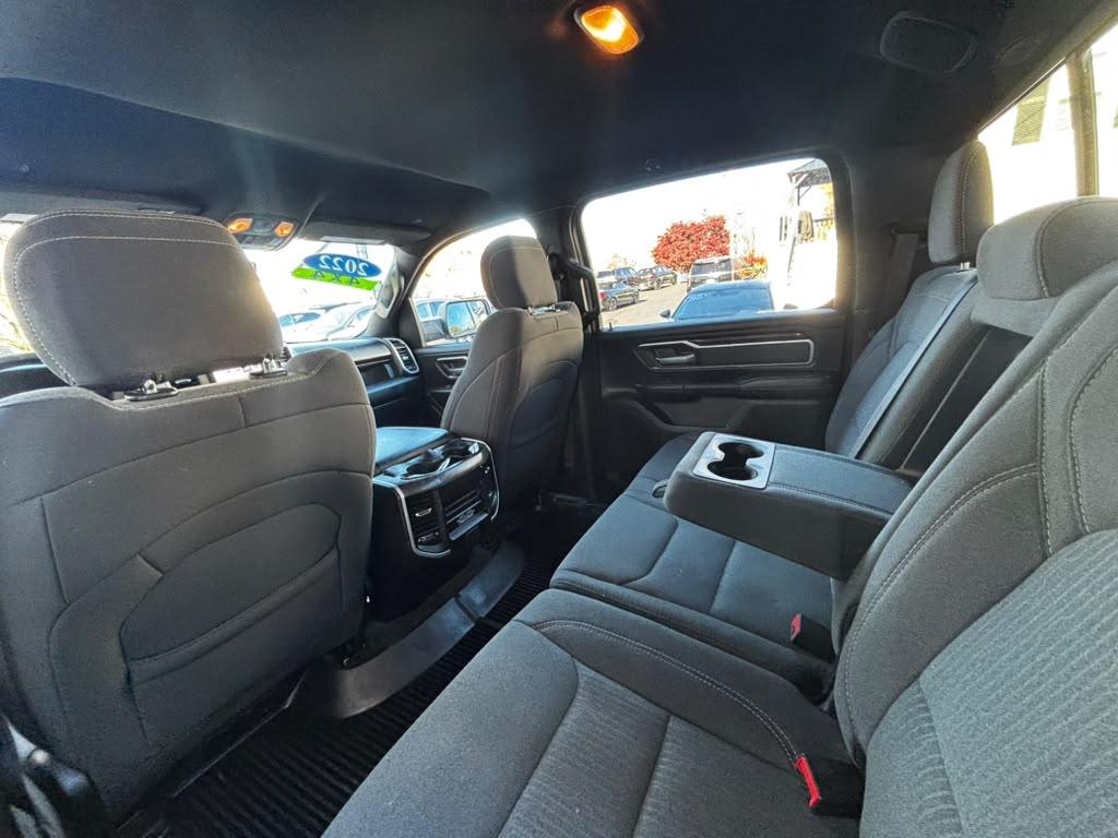 RAM 1500 Big Horn 4x4 Crew Cab 5'7" Box 2022