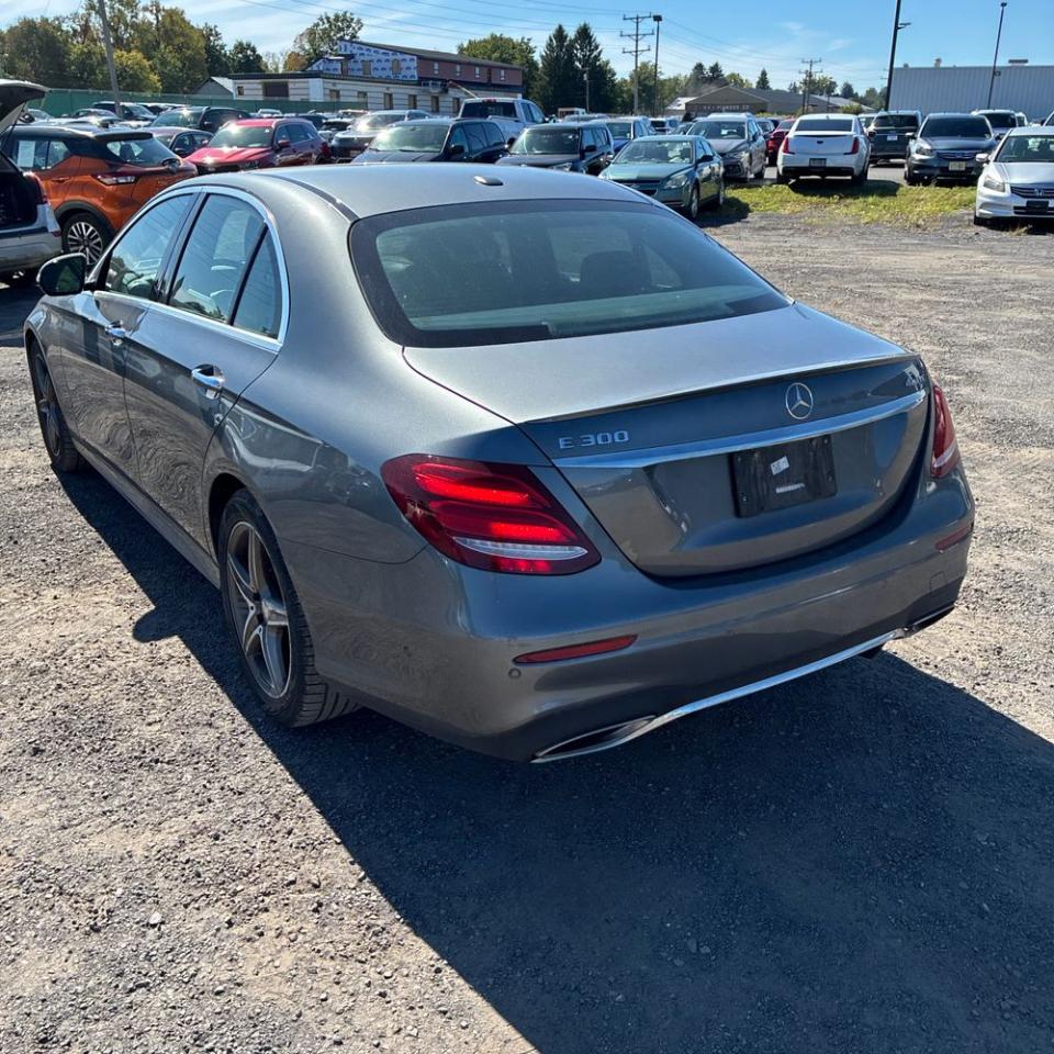 Mercedes-Benz E-Class E 300 Luxury 4MATIC Sedan 2017