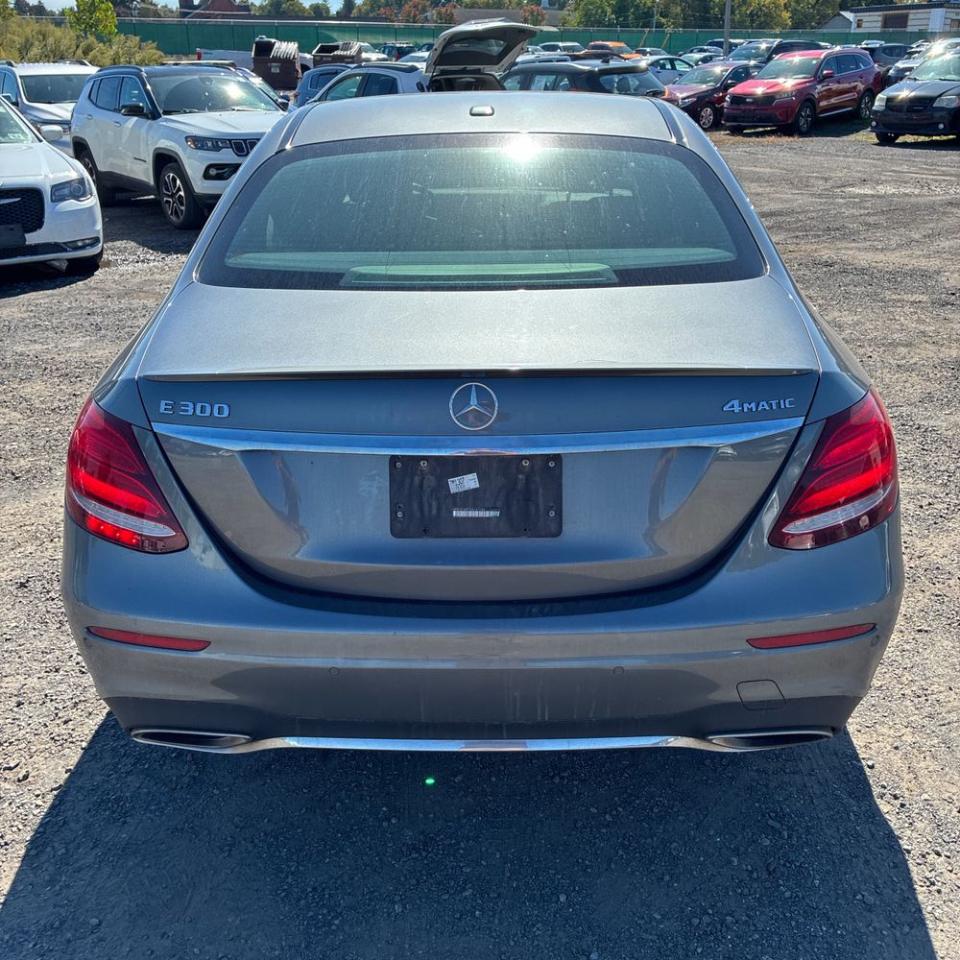 Mercedes-Benz E-Class E 300 Luxury 4MATIC Sedan 2017