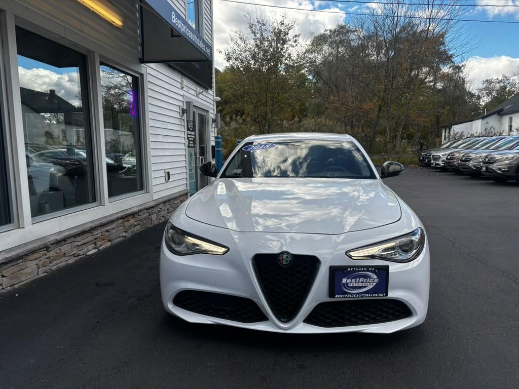 2018 Alfa Romeo Giulia AWD photo 5