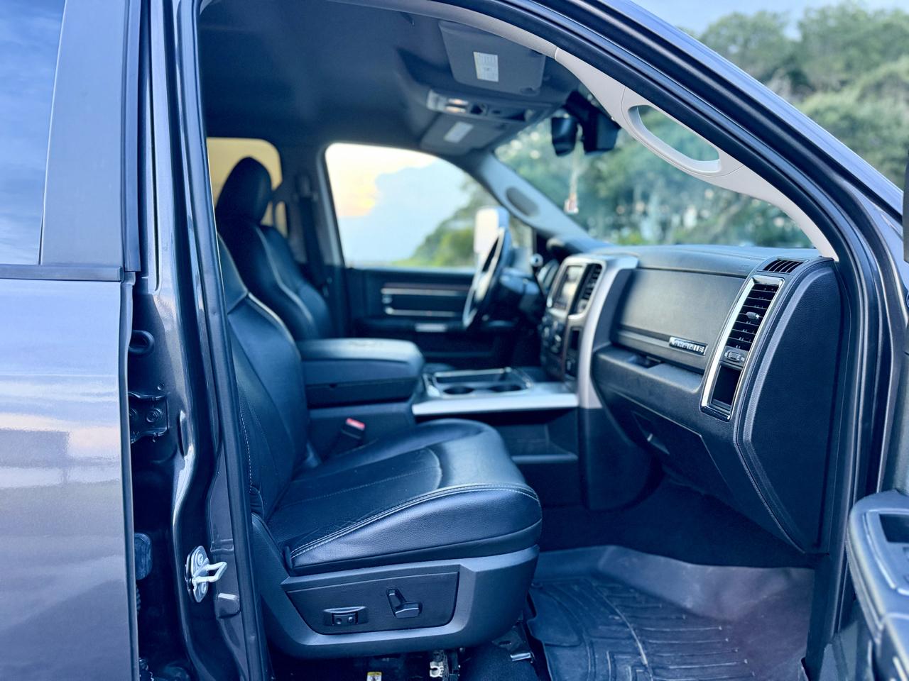 RAM 2500 Laramie Crew Cab SWB 4WD 2018