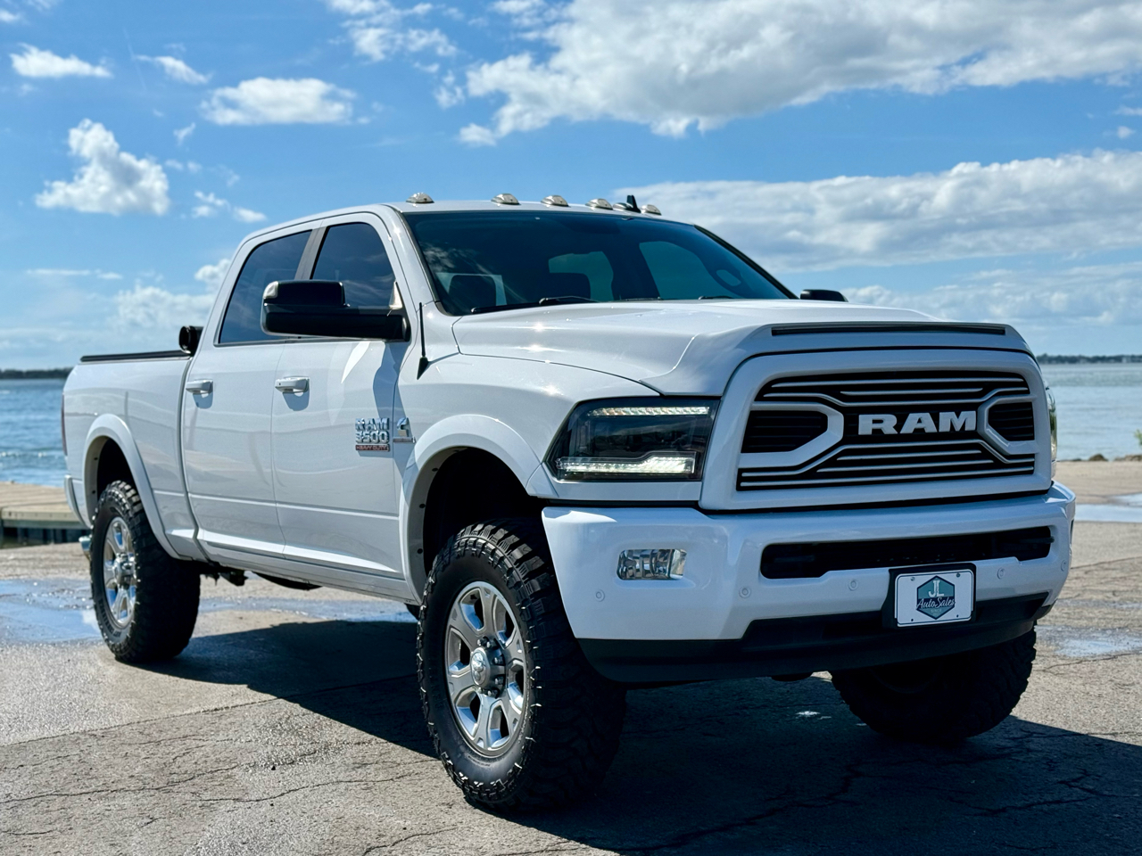 RAM 3500 Laramie Crew Cab SWB 4WD 2018 RAM 3500 Laramie Crew Cab SWB 4WD 2018