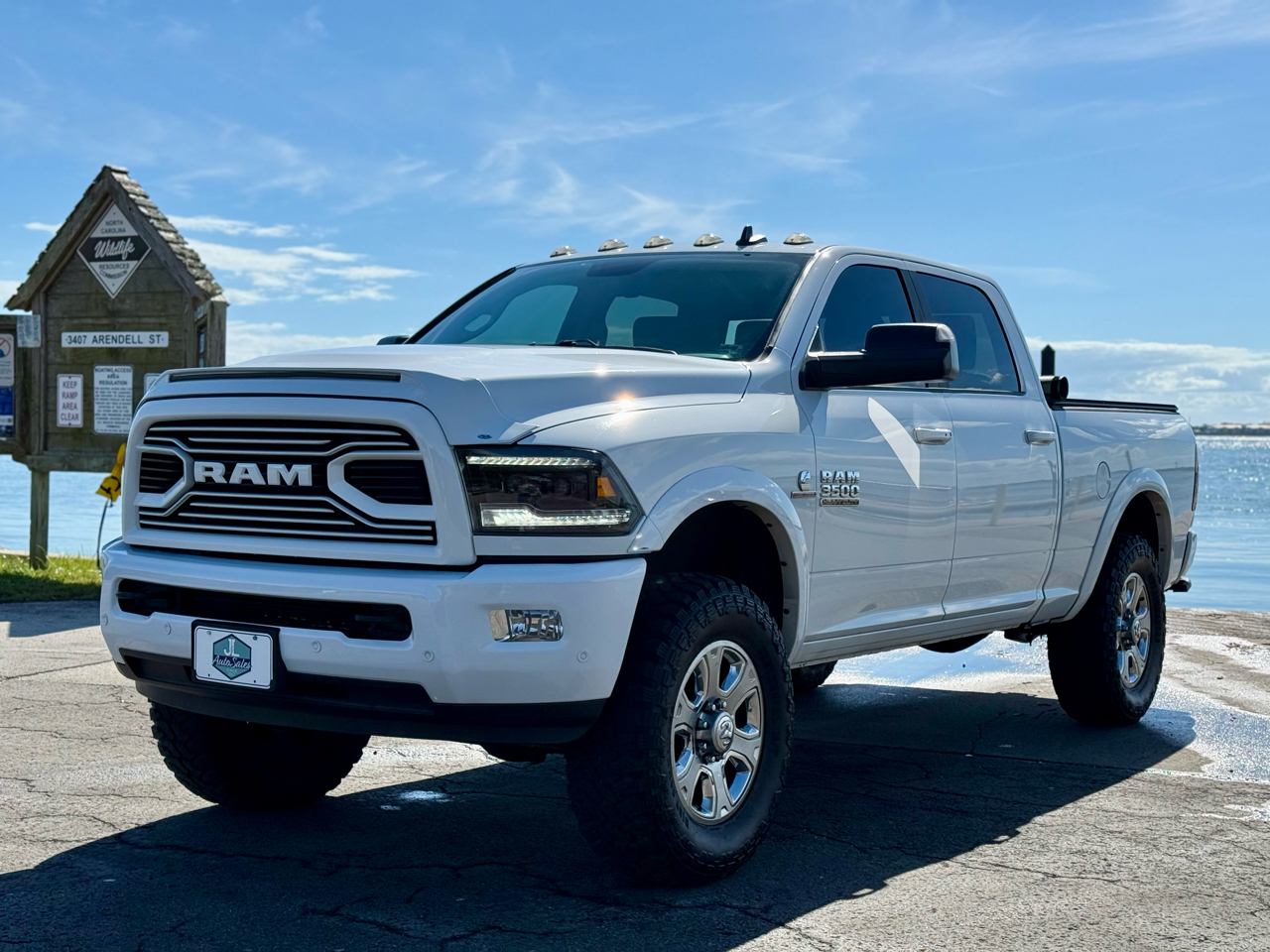 RAM 3500 Laramie Crew Cab SWB 4WD 2018 RAM 3500 Laramie Crew Cab SWB 4WD 2018