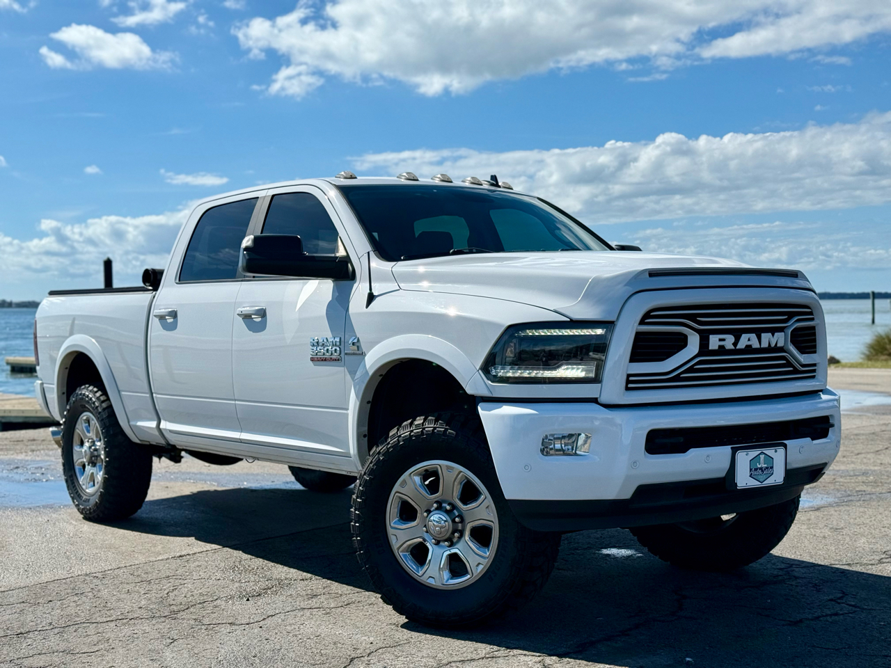 RAM 3500 Laramie Crew Cab SWB 4WD 2018 RAM 3500 Laramie Crew Cab SWB 4WD 2018