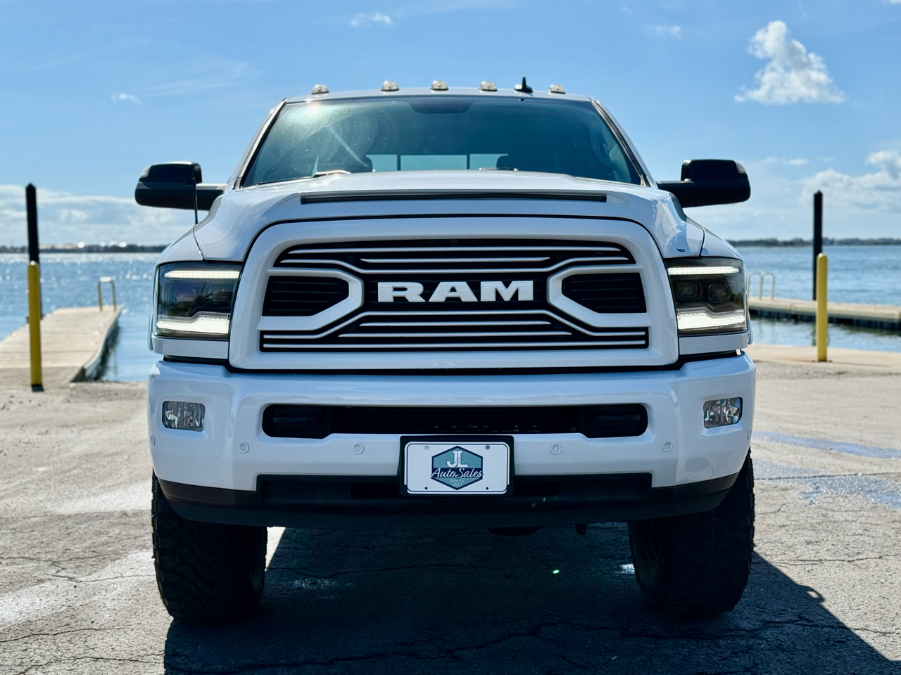 RAM 3500 Laramie Crew Cab SWB 4WD 2018 RAM 3500 Laramie Crew Cab SWB 4WD 2018
