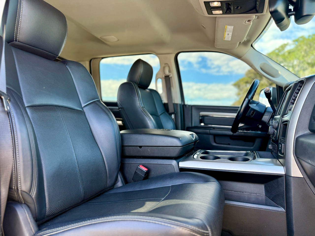 RAM 3500 Laramie Crew Cab SWB 4WD 2018 RAM 3500 Laramie Crew Cab SWB 4WD 2018