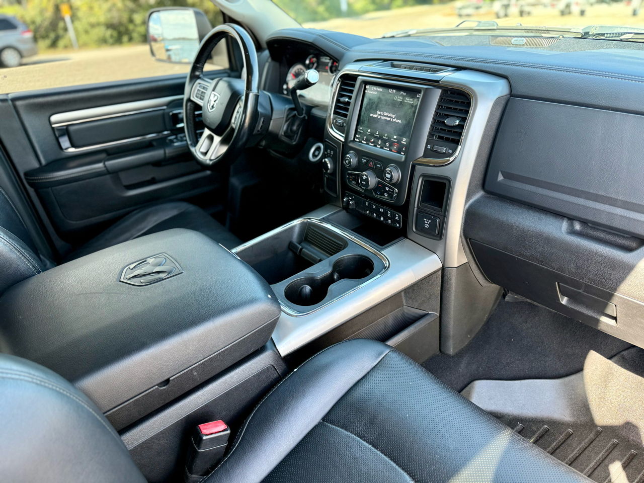 RAM 3500 Laramie Crew Cab SWB 4WD 2018 RAM 3500 Laramie Crew Cab SWB 4WD 2018