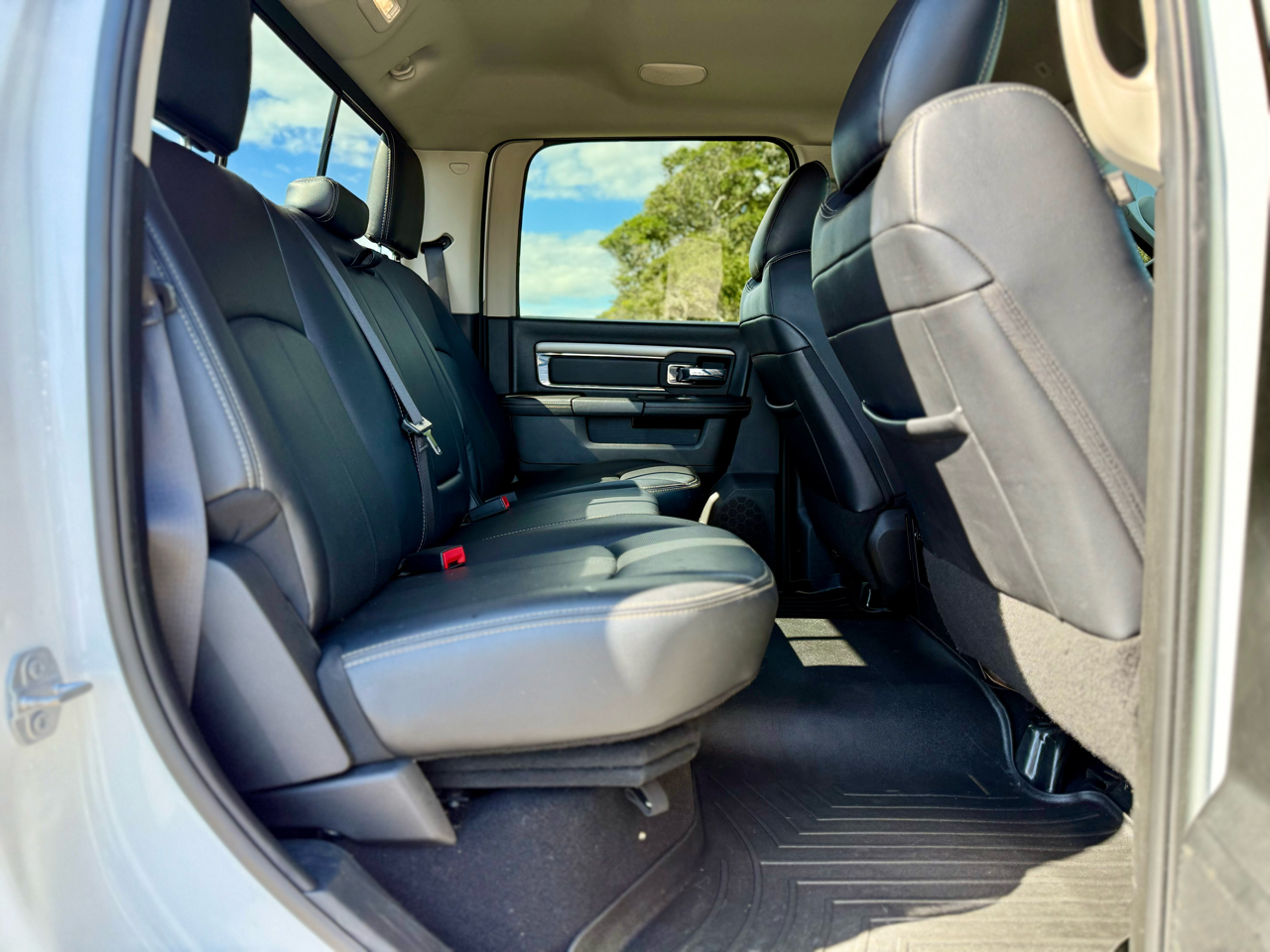 RAM 3500 Laramie Crew Cab SWB 4WD 2018 RAM 3500 Laramie Crew Cab SWB 4WD 2018