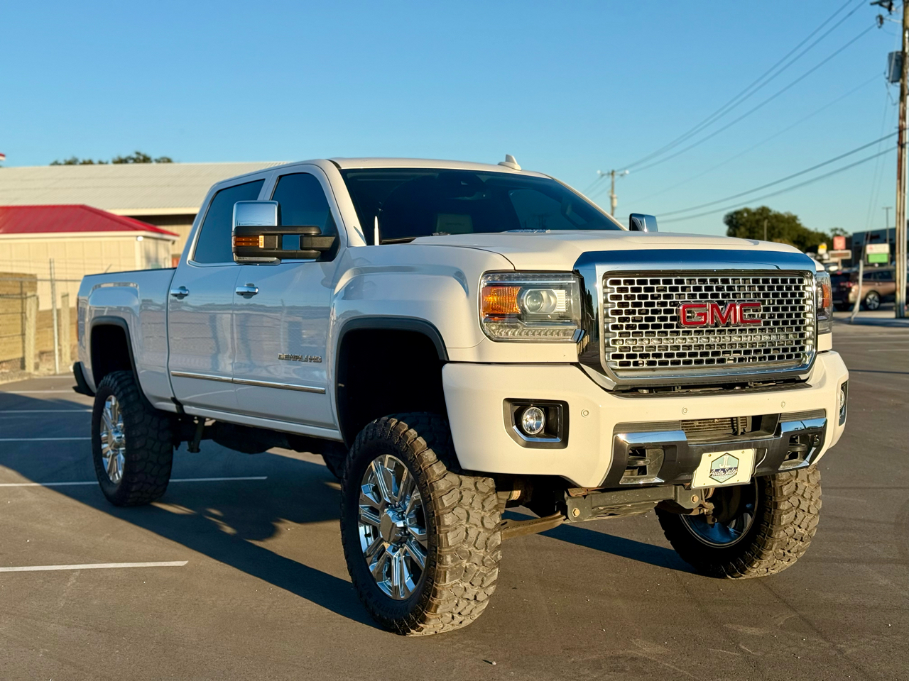GMC Sierra 2500HD Denali Crew Cab 4WD 2016 GMC Sierra 2500HD Denali Crew Cab 4WD 2016