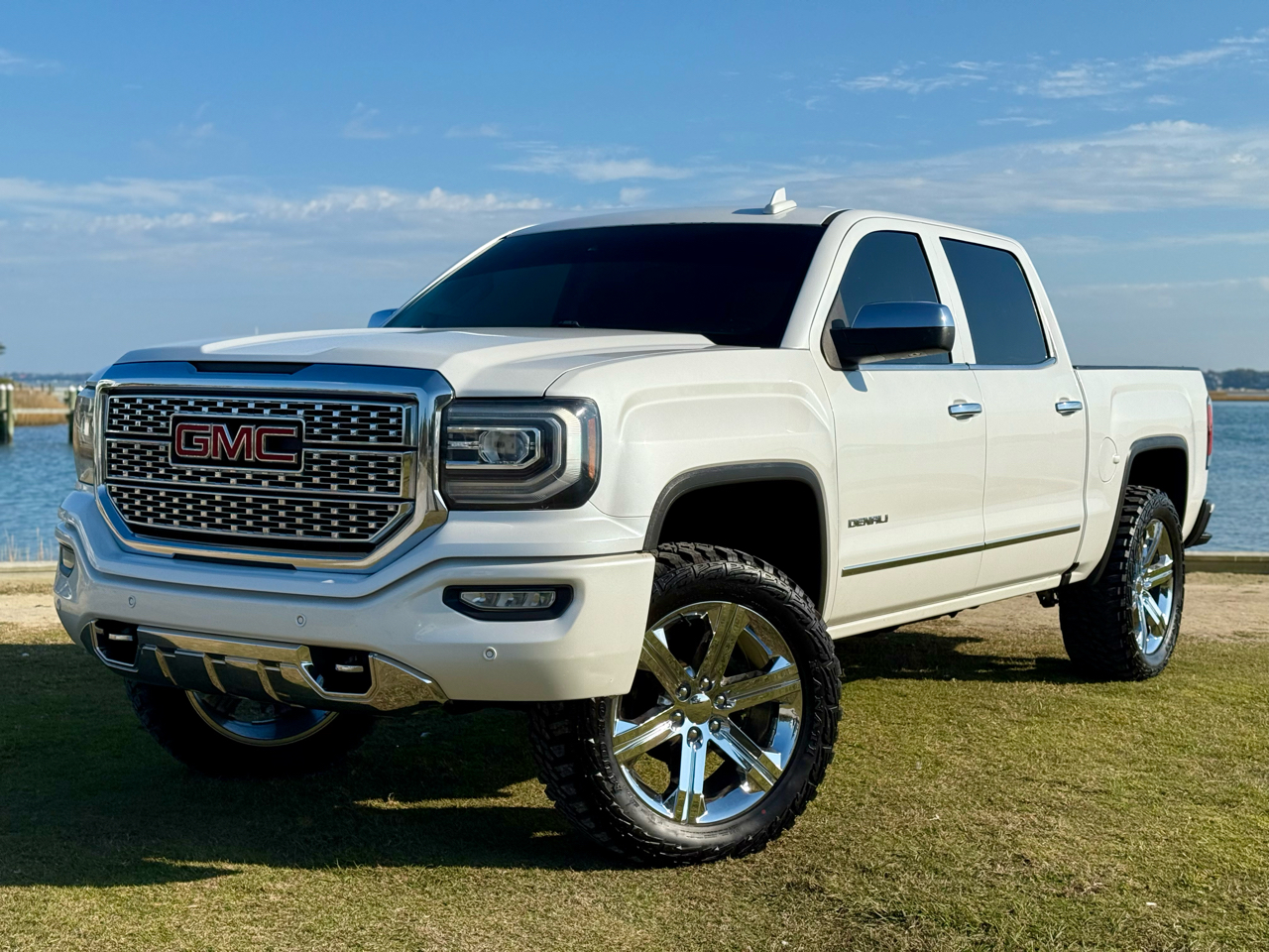 2017 GMC Sierra 1500 Denali Crew Cab Short Box 4WD