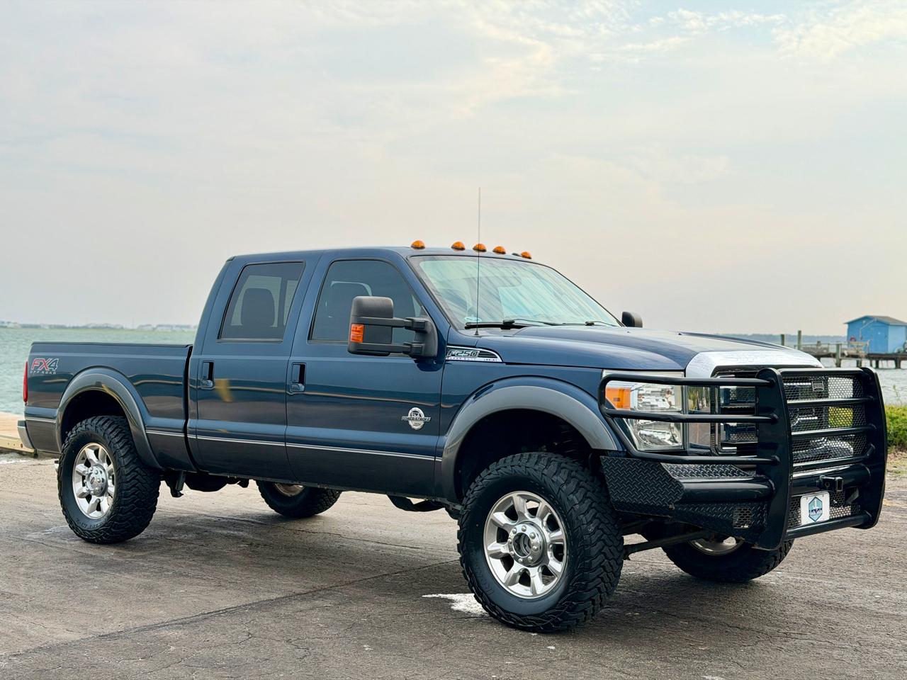Ford F-250 SD Lariat Crew Cab 4WD 2015