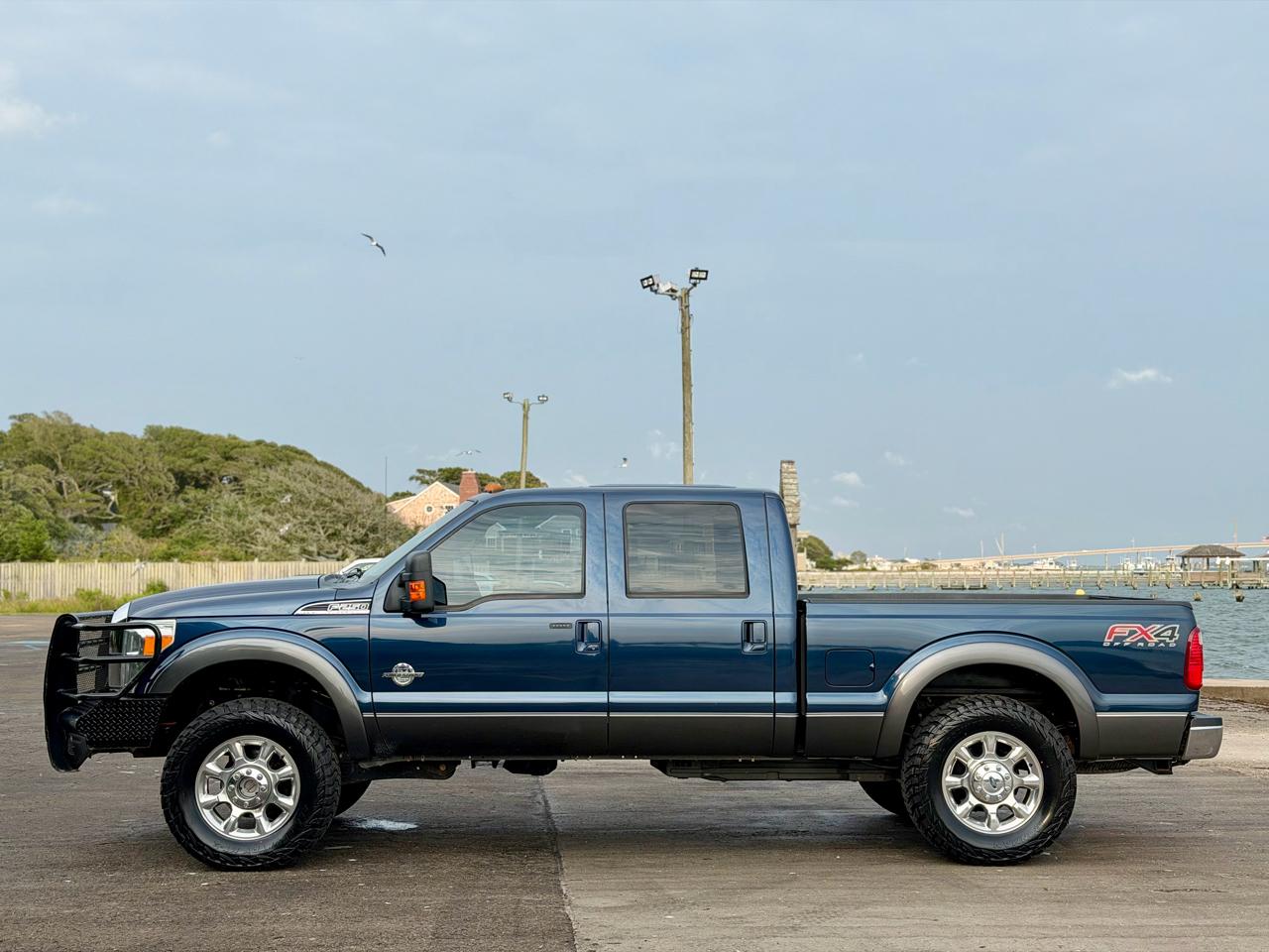 Ford F-250 SD Lariat Crew Cab 4WD 2015