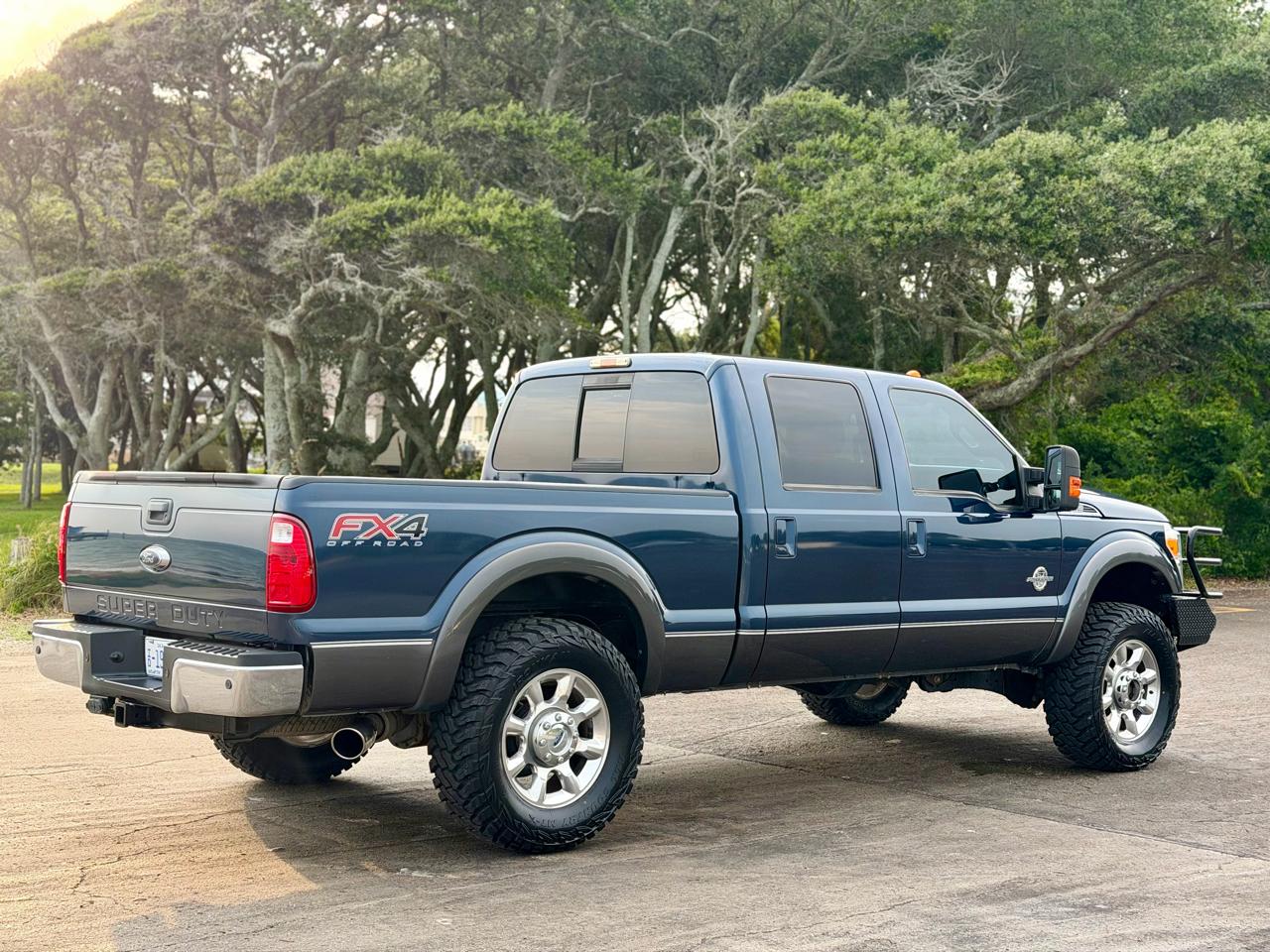 Ford F-250 SD Lariat Crew Cab 4WD 2015