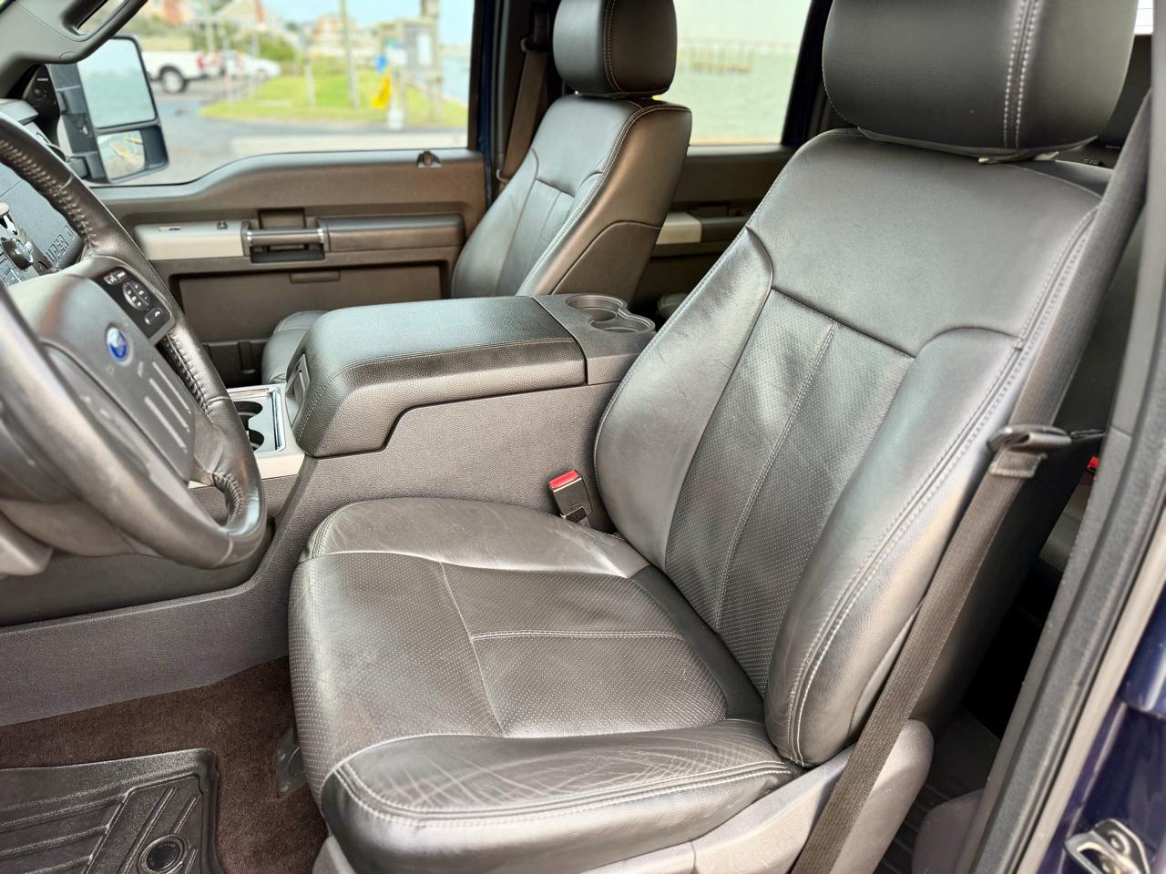 Ford F-250 SD Lariat Crew Cab 4WD 2015
