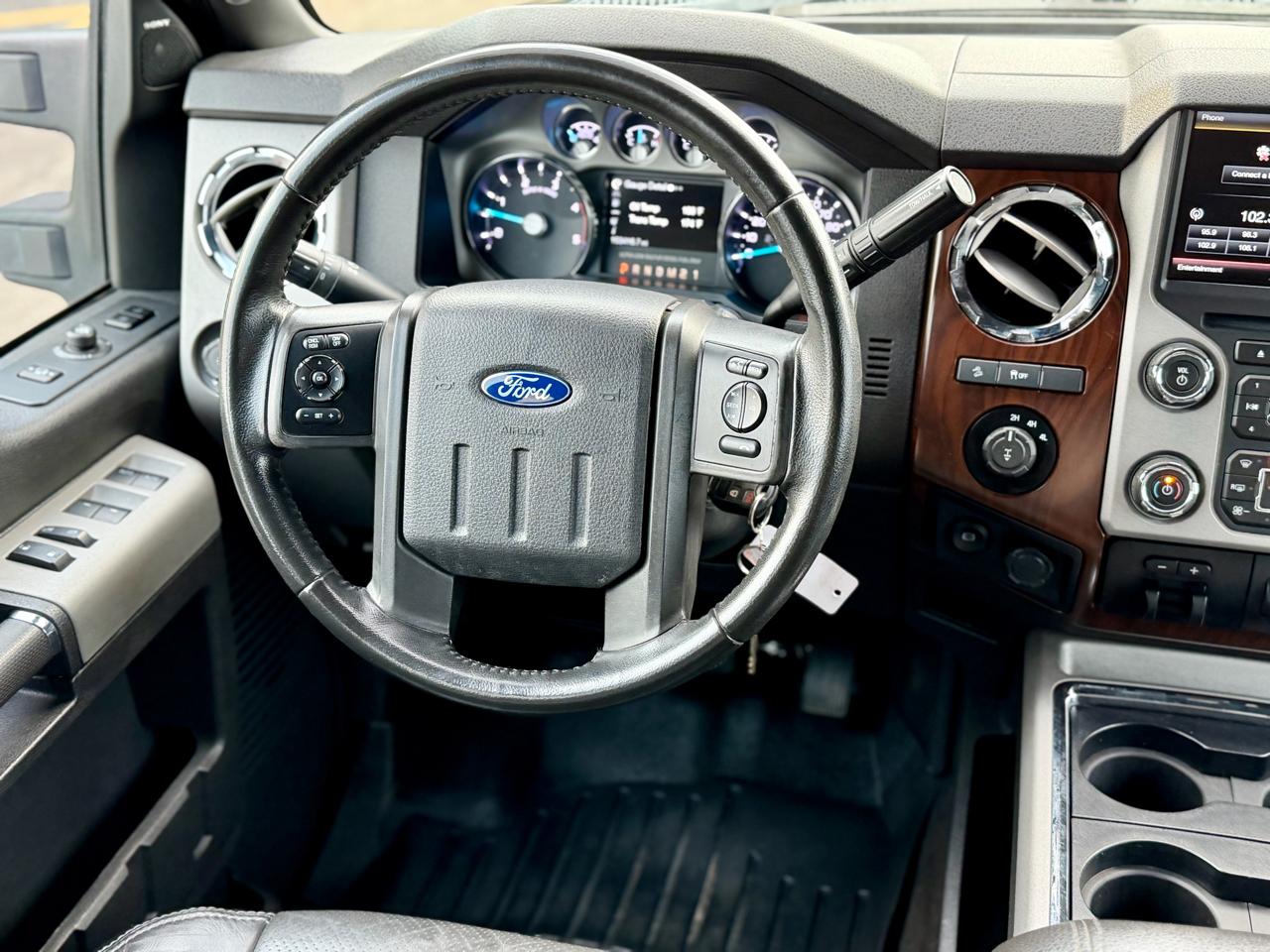 Ford F-250 SD Lariat Crew Cab 4WD 2015