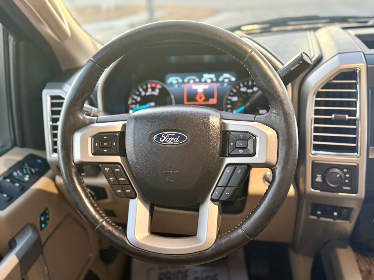 Ford F-250 SD Lariat Crew Cab 4WD 2017