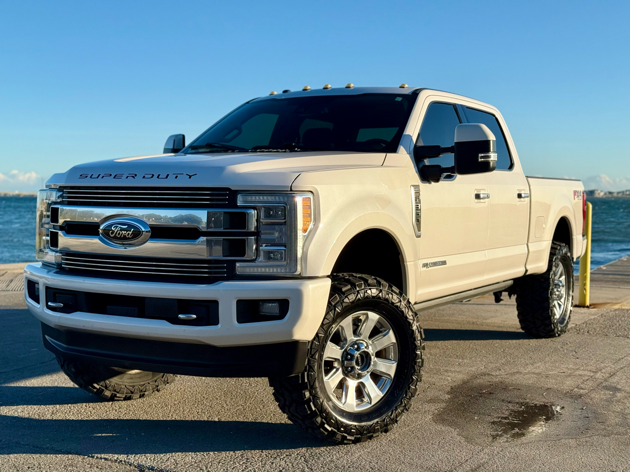 2018 Ford F-350 SD Limited Crew Cab 4WD